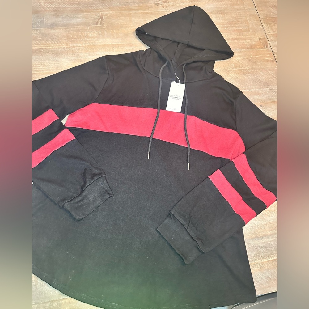⭐️NWT black and maroon pullover hoodie